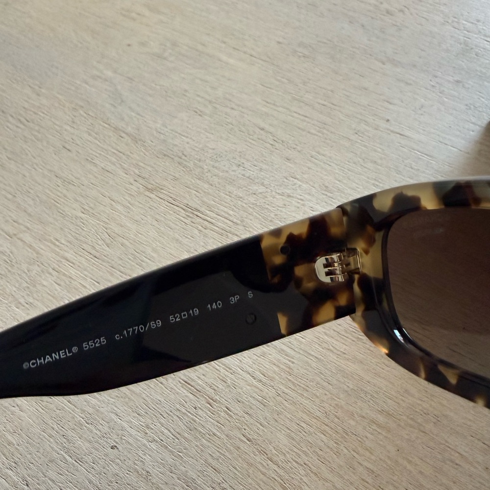 Chanel rectangular sunglasses - Picture 7 of 9